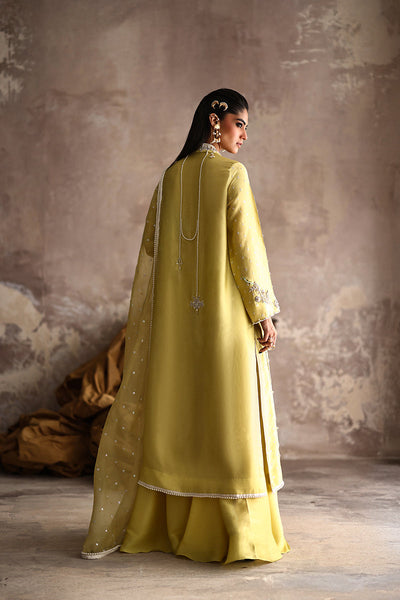 Wardha Saleem | Layla Formals 25 | Azali