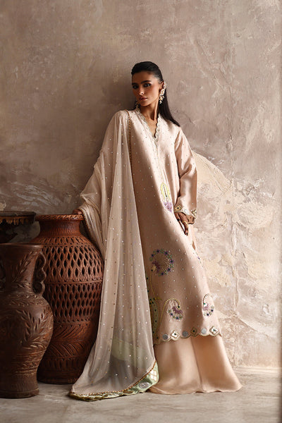 Wardha Saleem | Layla Formals 25 | Pariwash