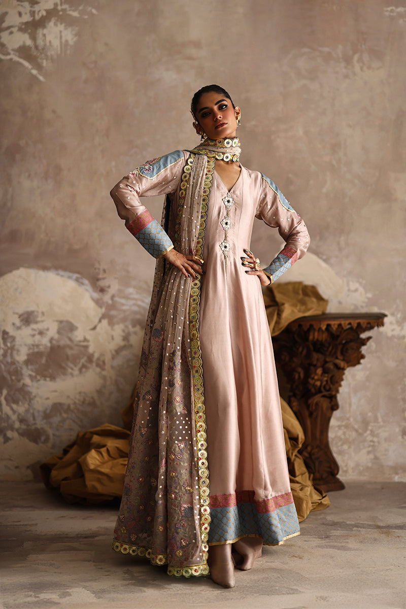 Wardha Saleem | Layla Formals 25 | Gulbagh-5