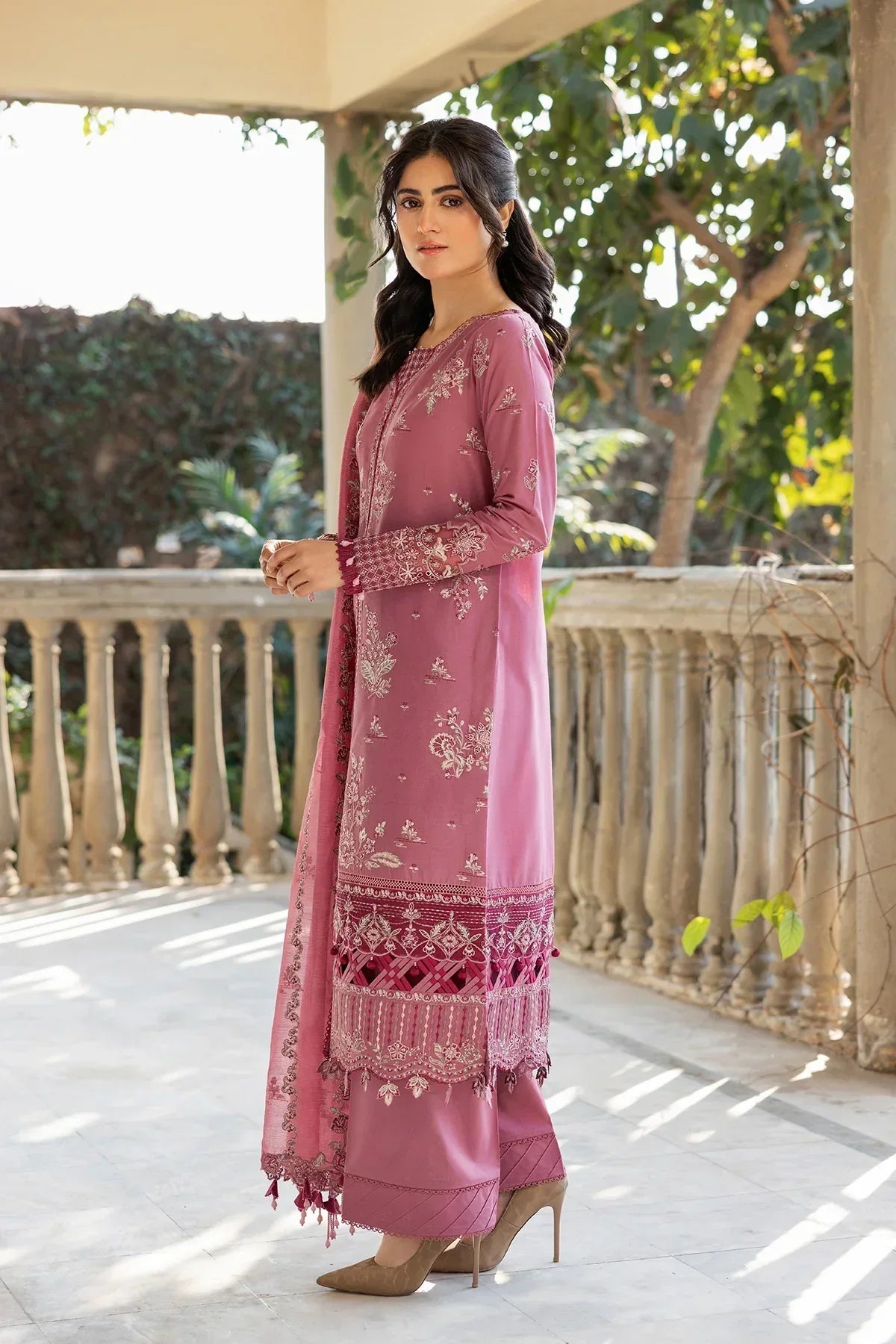 Farasha | Bahaar Embroidered Lawn | Rose Garland