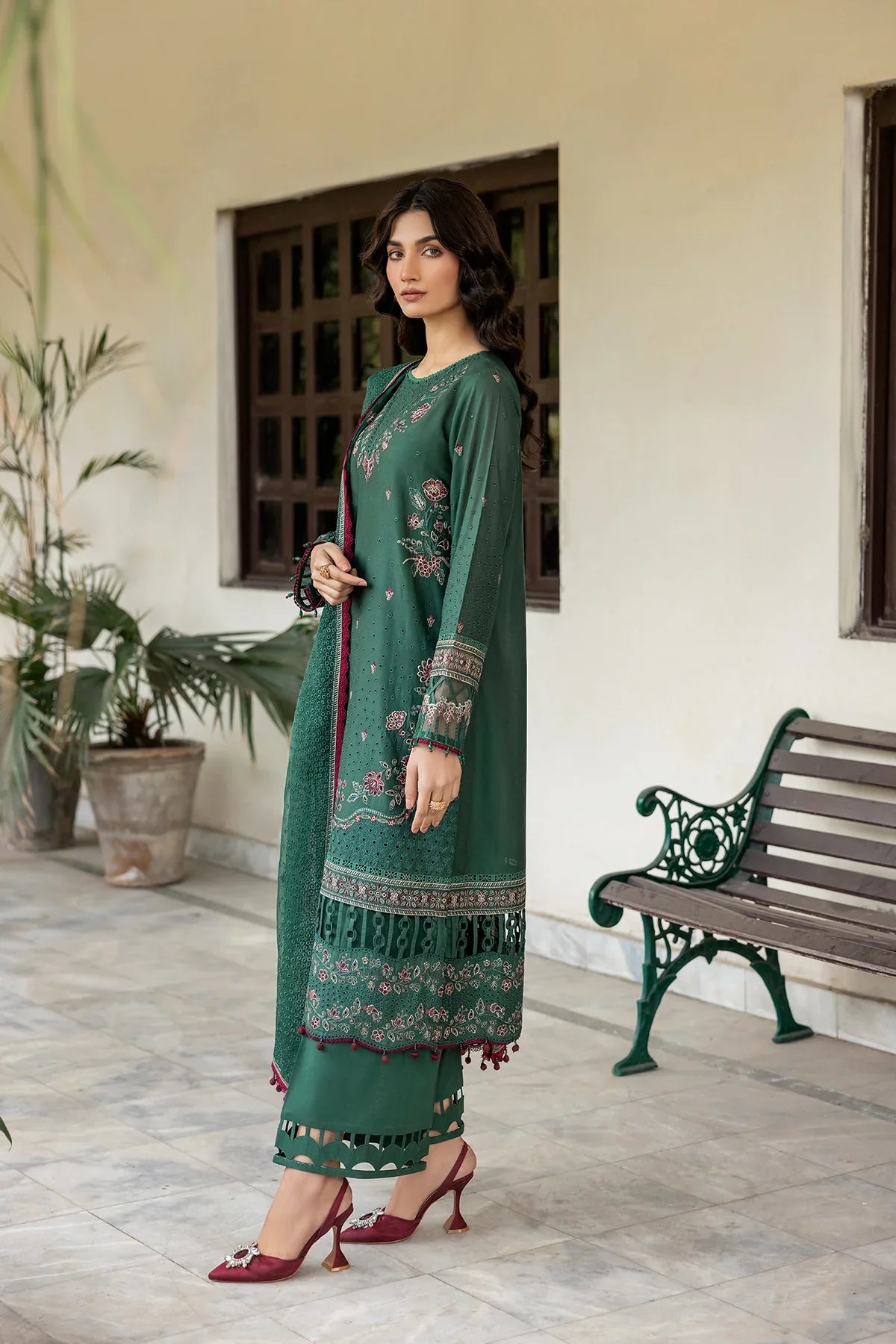 Farasha | Bahaar Embroidered Lawn | Azure Grace by Farasha - House of Maryam