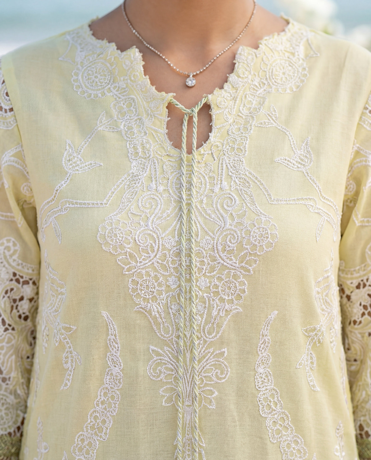 Threads and Motifs | Formal Outfits | 10657, image 3