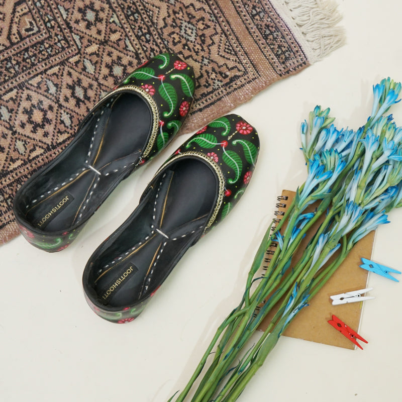 Hand Painted Phool Patti Khussa (Black) by House of Maryam - House of Maryam