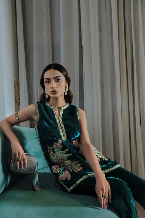 Saira Rizwan | Riona Luxury Formals | Simone by Designer Saira Rizwan - House of Maryam - Pakistani Designer Ethnic Wear in {{ shop.shopifyCountryName }}