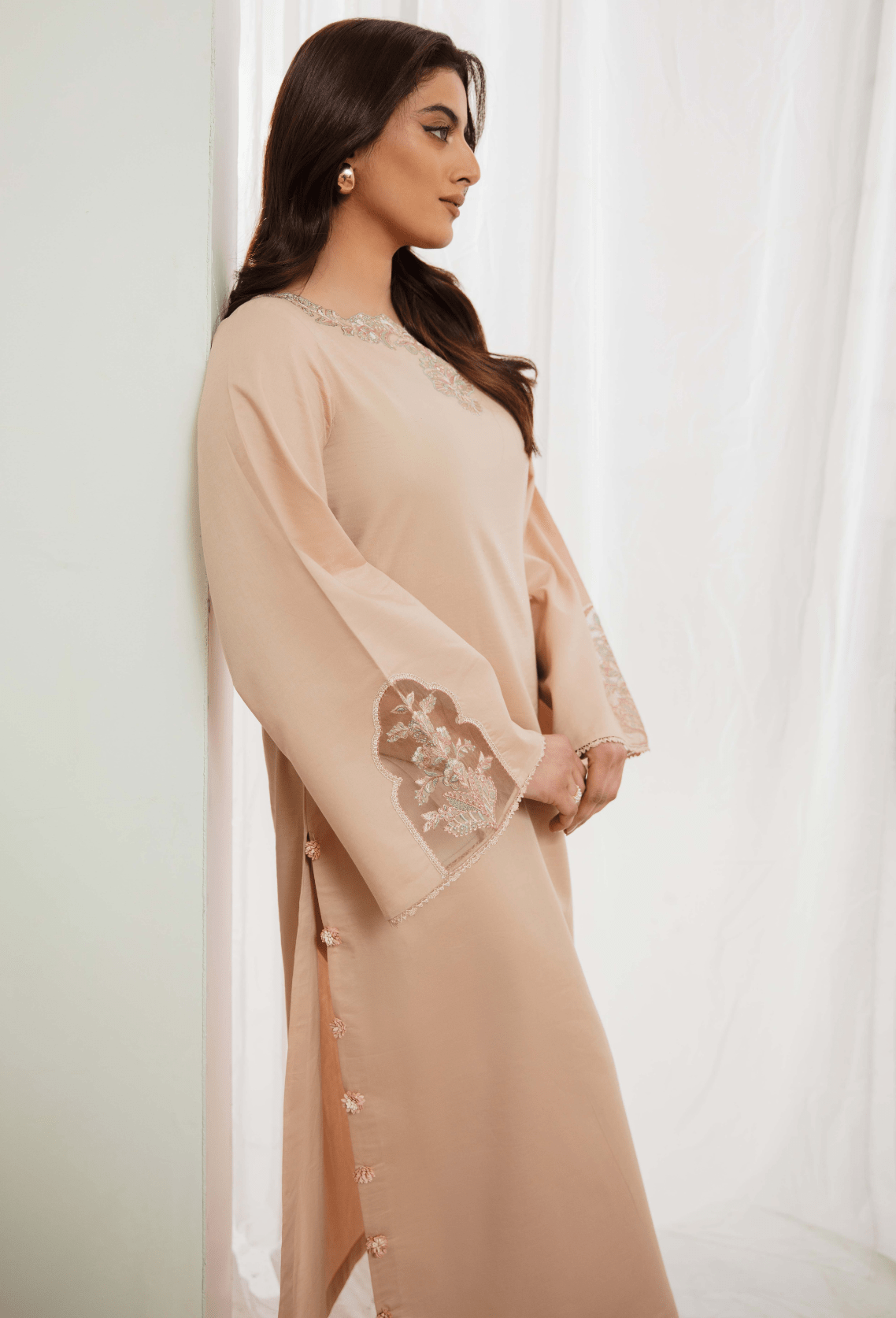 Humdum | Ayra Ready to wear | Ayra - D04-Brand:Humdum-Type:Ladies Clothes-Light Skin-Lawn-House of Maryam- Buy in UK, USA