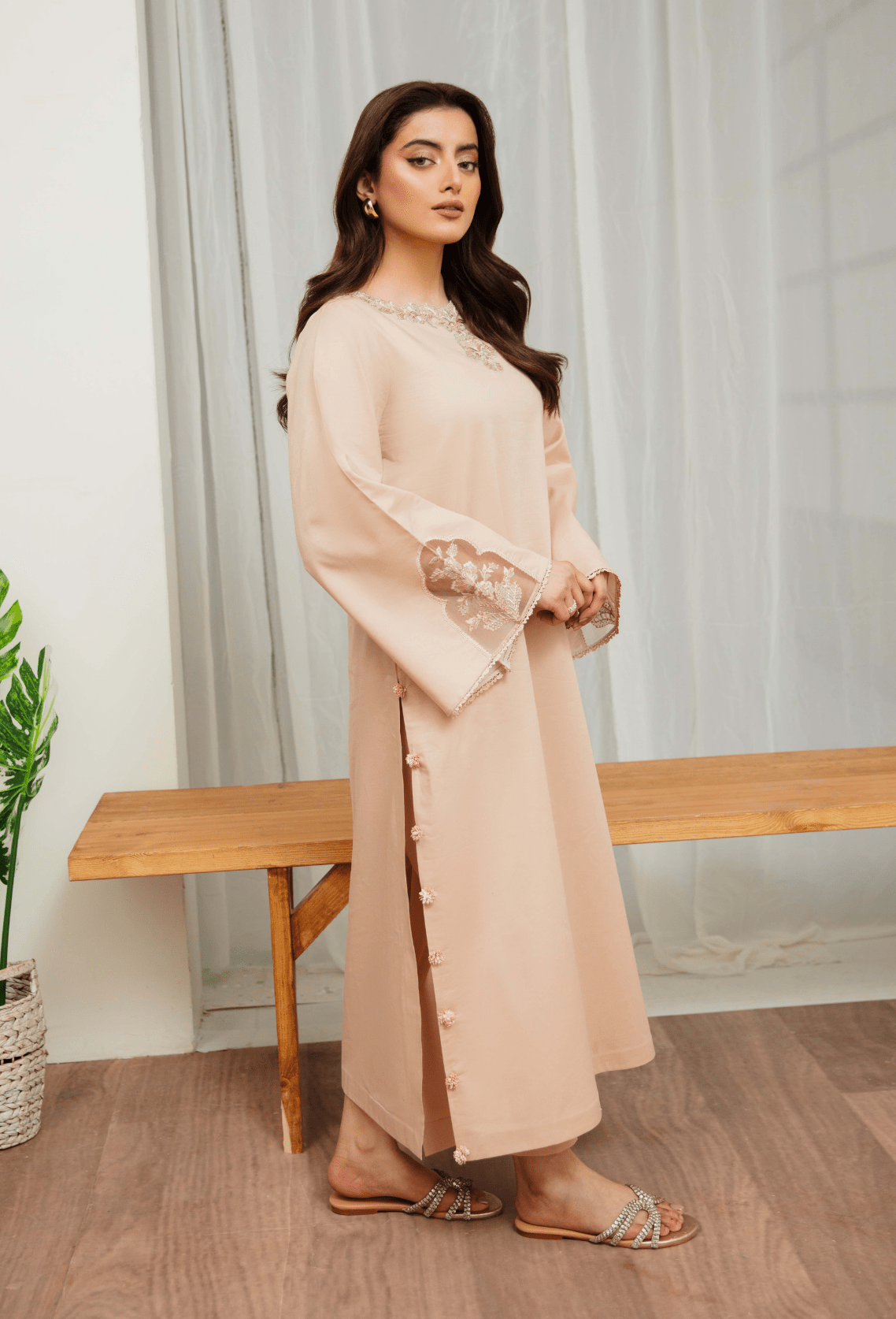 Humdum | Ayra Ready to wear | Ayra - D04-Brand:Humdum-Type:Ladies Clothes-Light Skin-Lawn-House of Maryam- Buy in UK, USA