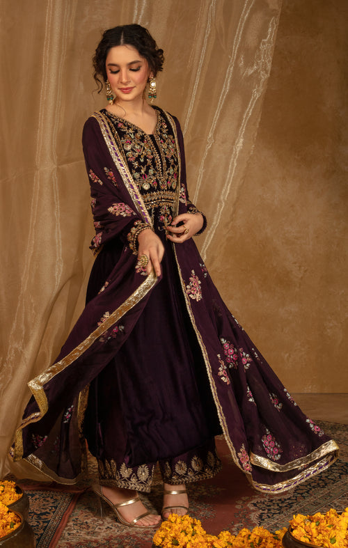 Maya | Raazi Velvet 24 | IBAARAT -  Maya Ladies Clothes - Original Designer Dress - House of Maryam