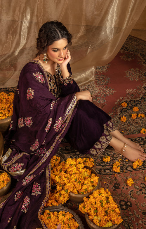 Maya | Raazi Velvet 24 | IBAARAT -  Maya Ladies Clothes - Original Designer Dress - House of Maryam