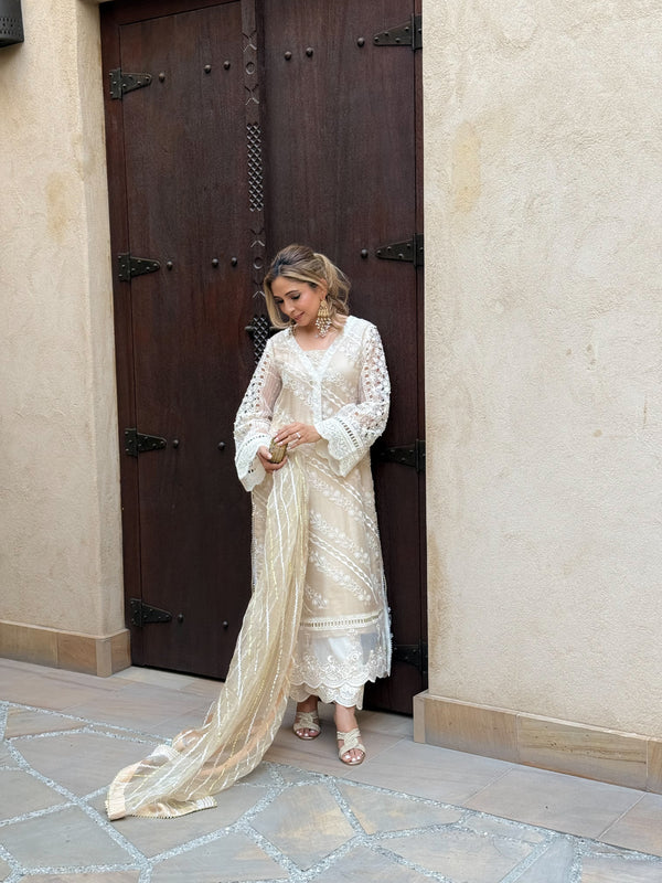 Layla Chatoor | Luxury Pret | Off-White Chikankari Set, image 2
