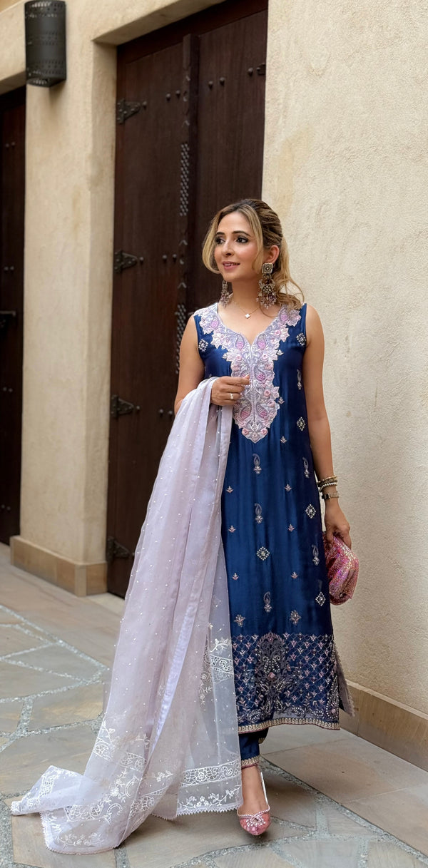 Layla Chatoor | Luxury Pret | Navy Paisley, image 2