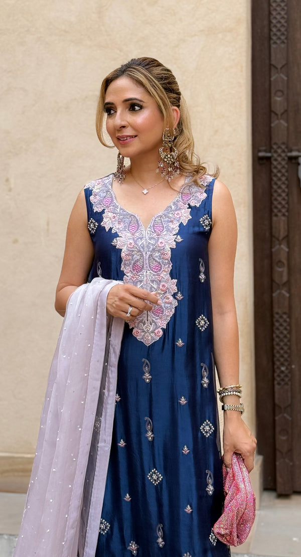 Layla Chatoor | Luxury Pret | Navy Paisley, image 4