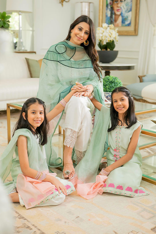 Muntaha | Aangan Eid Edit | Niyara - Short Shirt by Muntaha by Shanzay Fahad, image 2