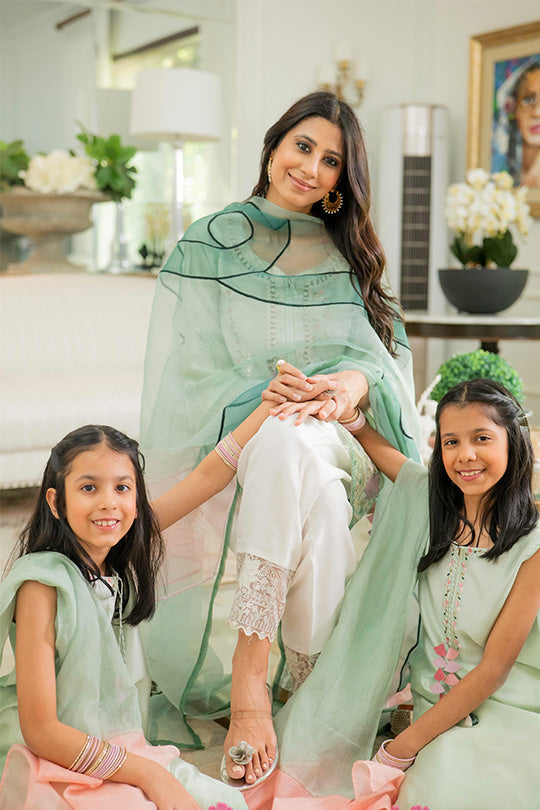 Muntaha | Aangan Eid Edit | Niyara - Short Shirt by Muntaha by Shanzay Fahad, image 4