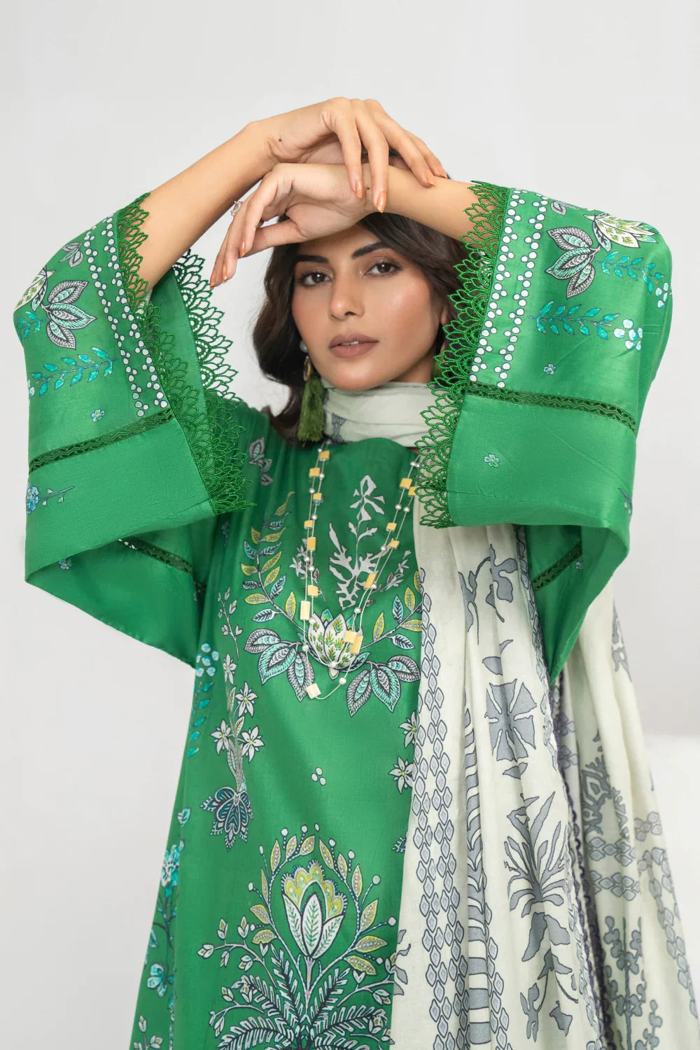 Ittehad | Printed Lawn 24 | IP3P04-3PS-GRN by Ittehad - House of Maryam