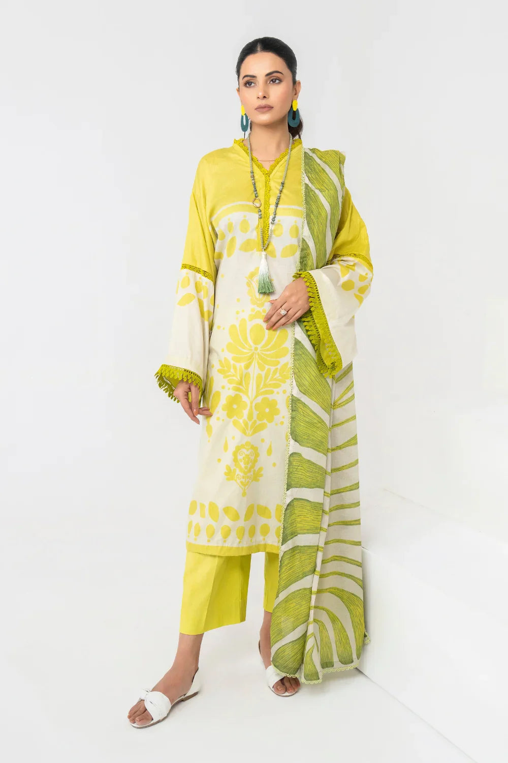 Ittehad | Printed Lawn 24 | IP3P06-3PS-LMN by Ittehad - House of Maryam