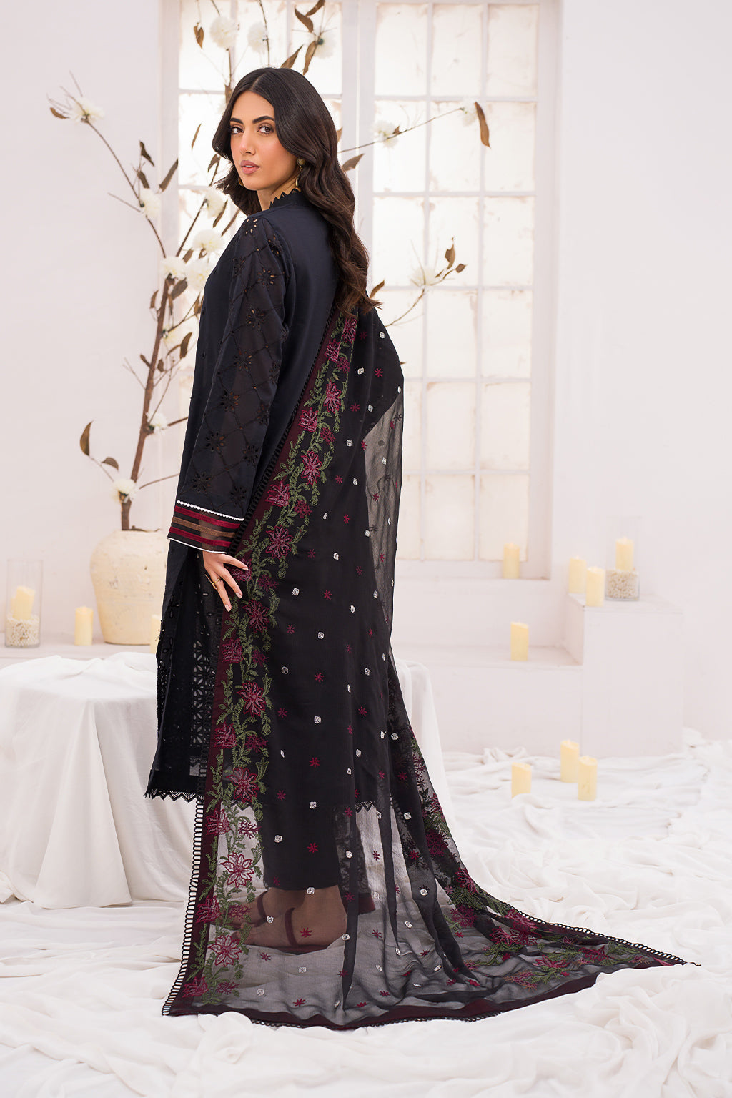 Iznik | Lawnkari 24 | UE-200 GARRULOUS by Designer Iznik - House of Maryam - Pakistani Designer Ethnic Wear in {{ shop.shopifyCountryName }}