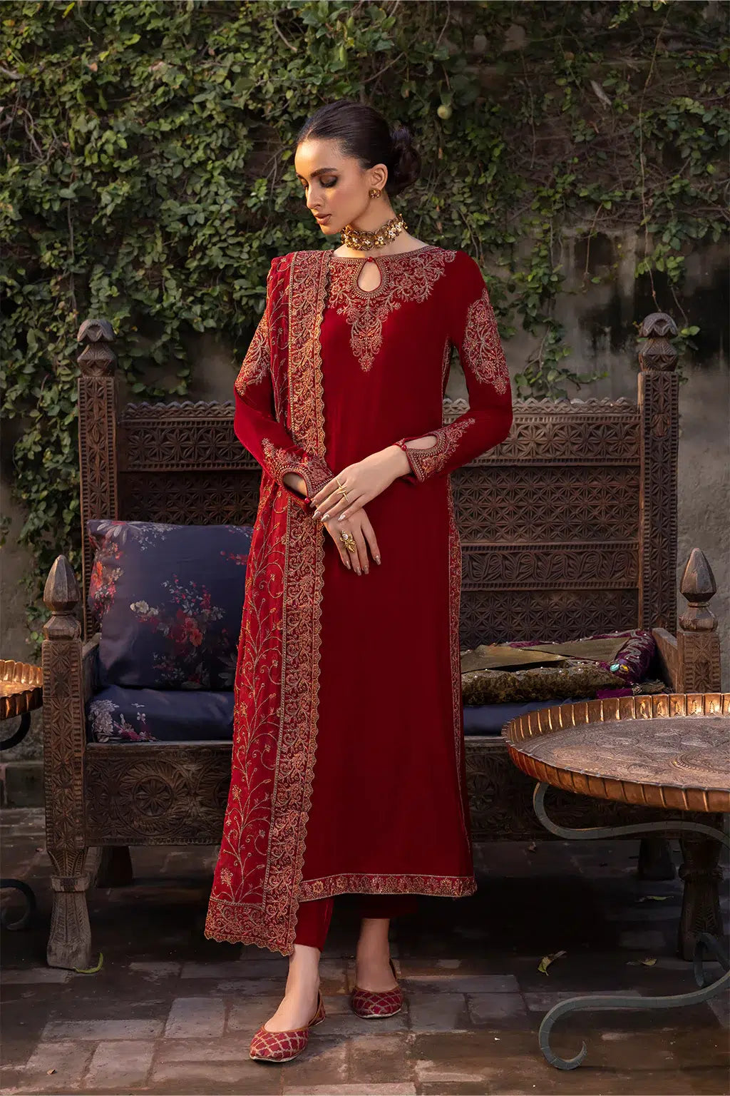 Iznik | Festive Velvet 23 | IV-37 MANIJEH by Designer Iznik - House of Maryam - Pakistani Designer Ethnic Wear in {{ shop.shopifyCountryName }}