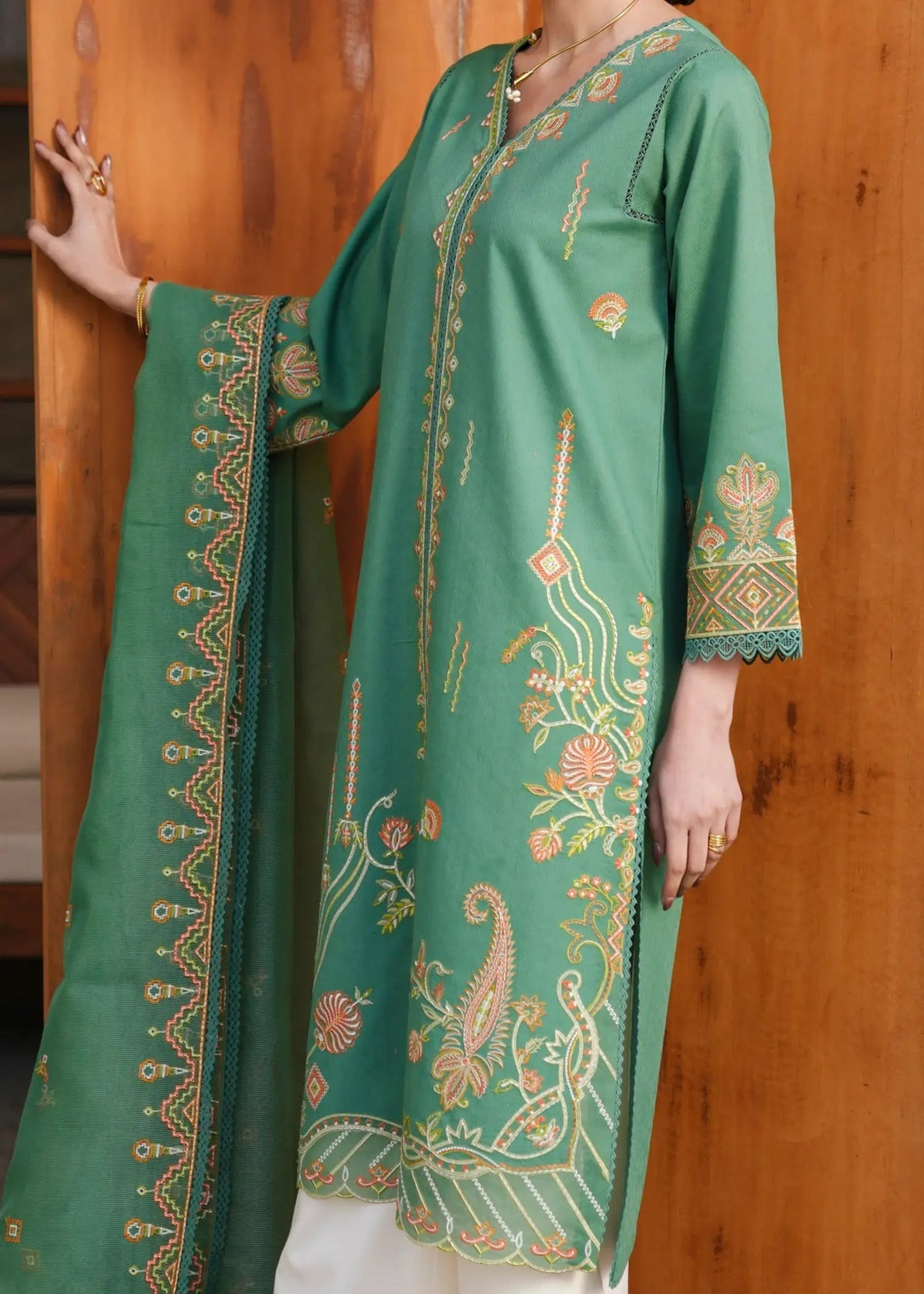 Jeem | Lawn 26 | WILD IVY-Brand:Jeem-Type:Ladies Clothes-Bold Green-Organza-House of Maryam- Buy in UK, USA