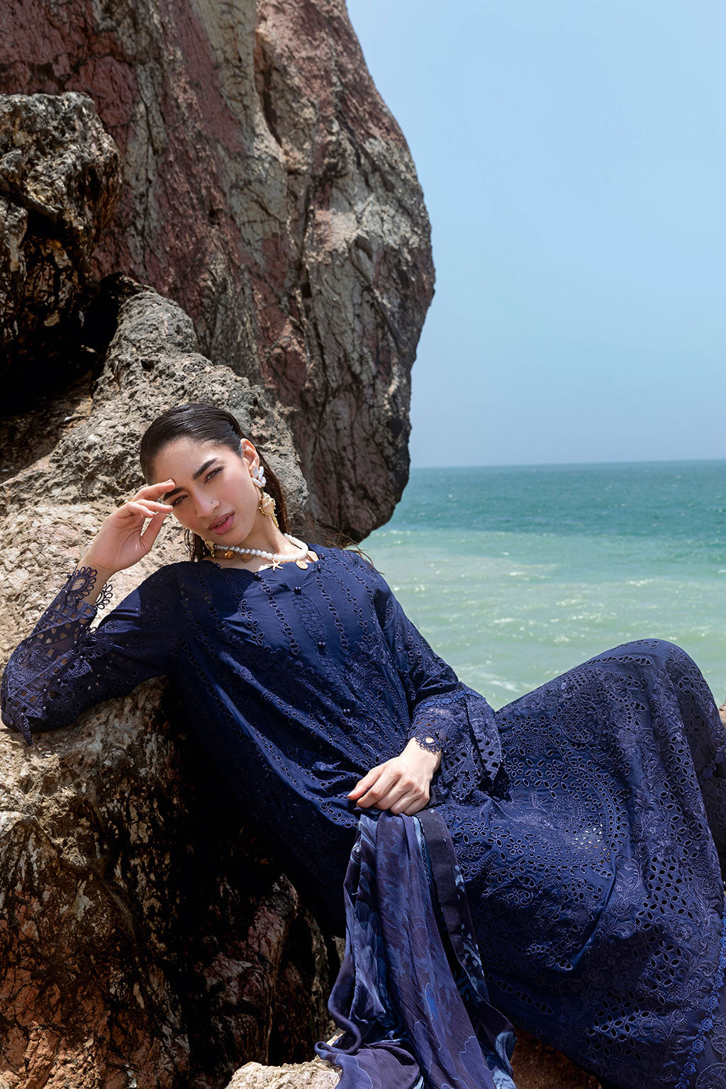 Afsanah | Lost in Waves | A-202-10