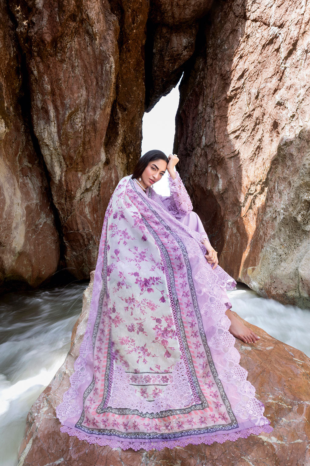 Afsanah | Lost in Waves | A-204-4