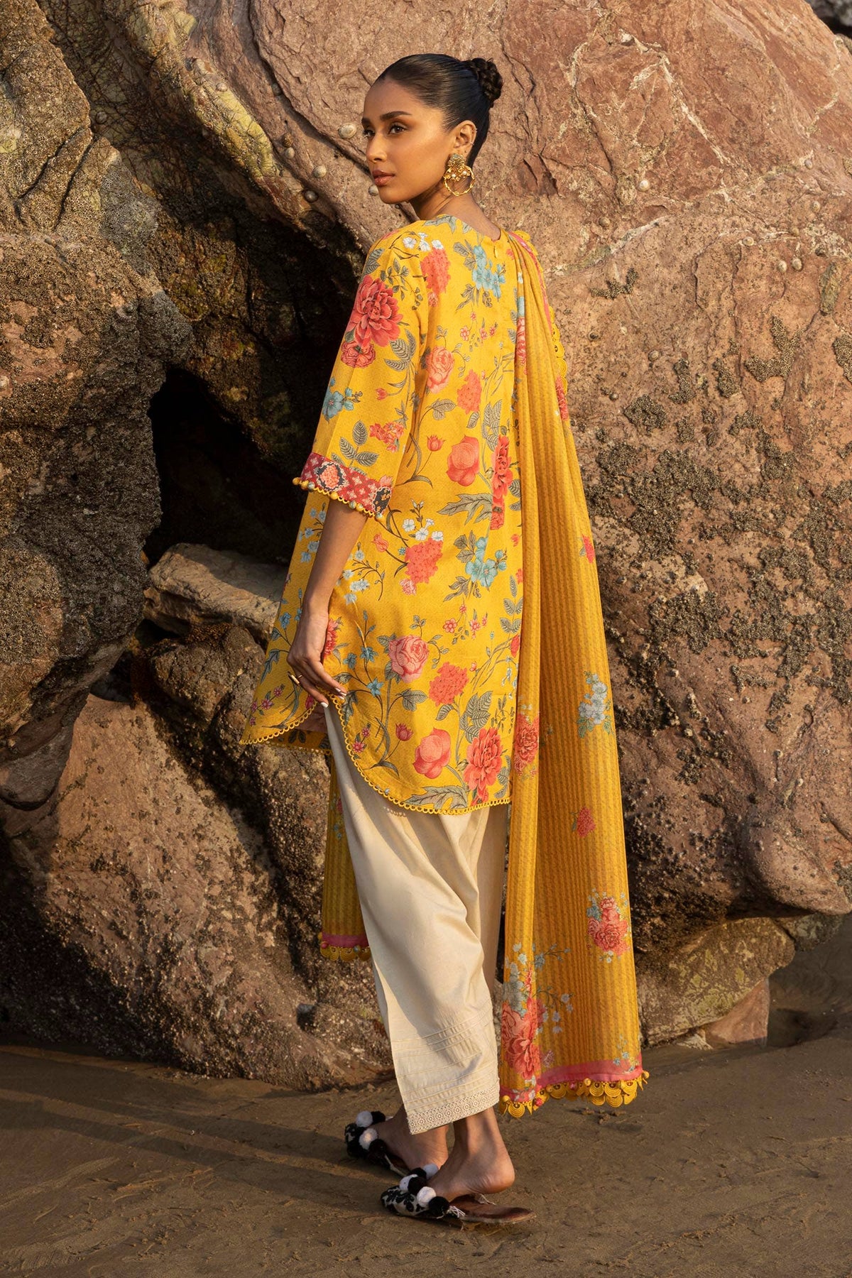 Sana Safinaz | Mahay Spring 24 | H241-007B-2S -  Sana Safinaz Luxury - Original Designer Dress - House of Maryam