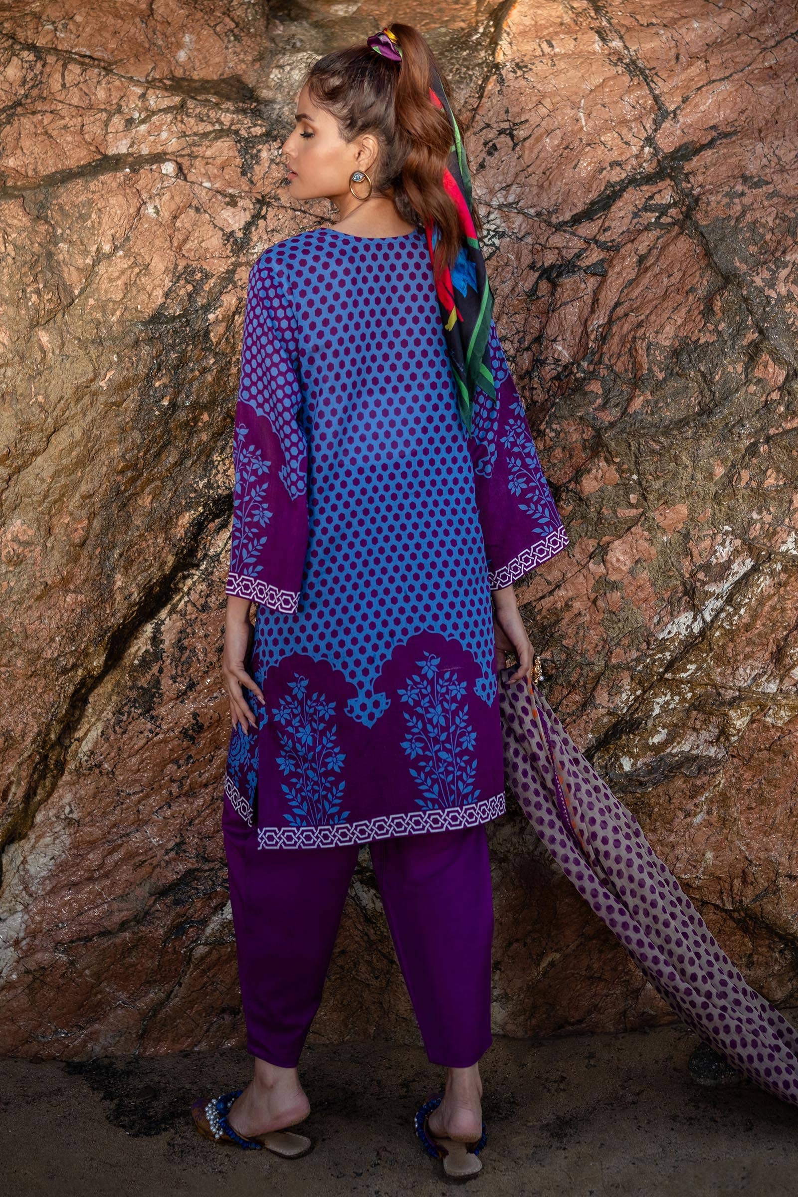 Sana Safinaz | Mahay Spring 24 | H241-010B-3CI by Designer Sana Safinaz - House of Maryam - Pakistani Designer Ethnic Wear in {{ shop.shopifyCountryName }}