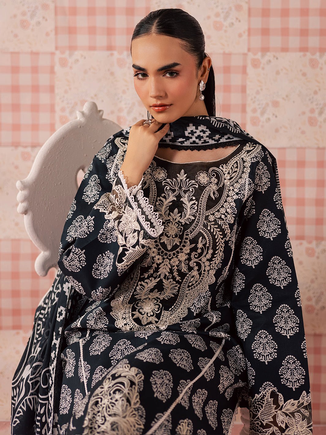 Mahnur | Afsana Lawn 26 | AL-05-Brand:Mahnur-Type:Ladies Clothes-Black-Lawn-House of Maryam- Buy in UK, USA