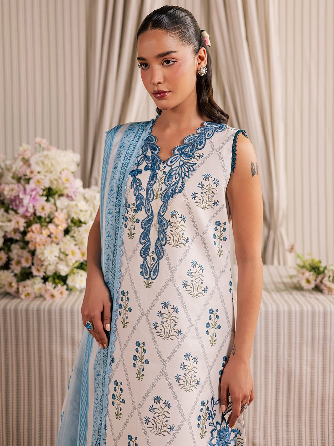 Mahnur | Afsana Lawn 26 | AL-10-Brand:Mahnur-Type:Ladies Clothes-Off White-Lawn-House of Maryam- Buy in UK, USA