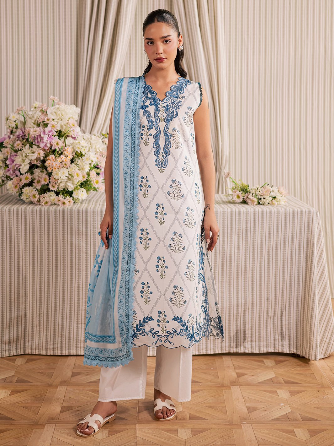 Mahnur | Afsana Lawn 26 | AL-10-Brand:Mahnur-Type:Ladies Clothes-Off White-Lawn-House of Maryam- Buy in UK, USA