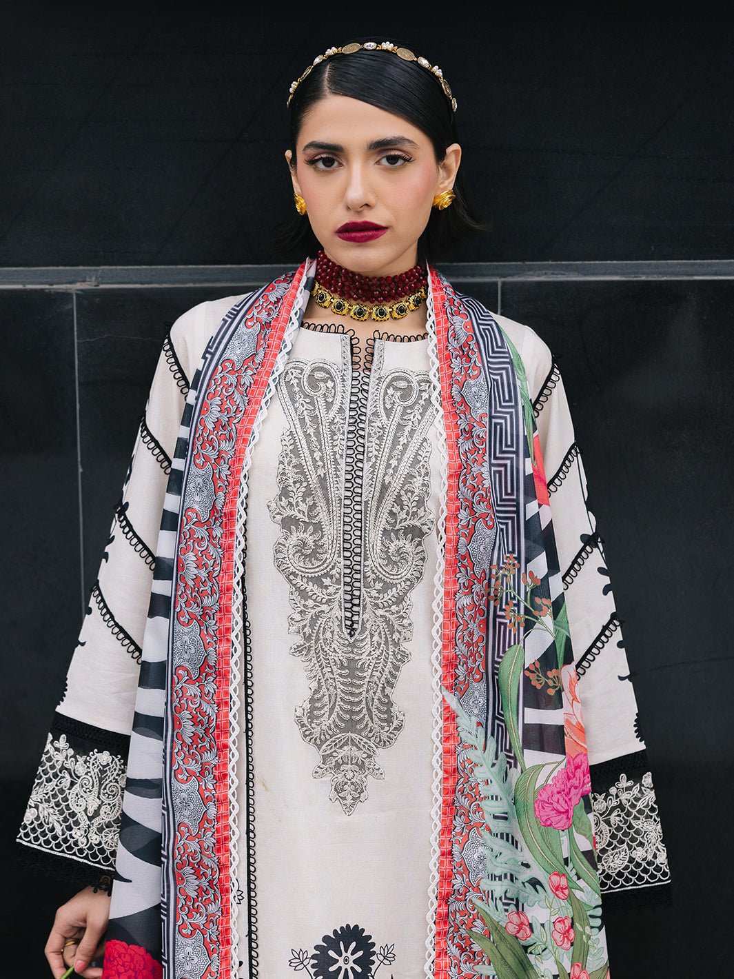 Mahnur | Broadway Luxury Lawn 25 | Freesia-Brand:Mahnur-Type:Ladies Clothes-Off White-Lawn-House of Maryam- Buy in UK, USA