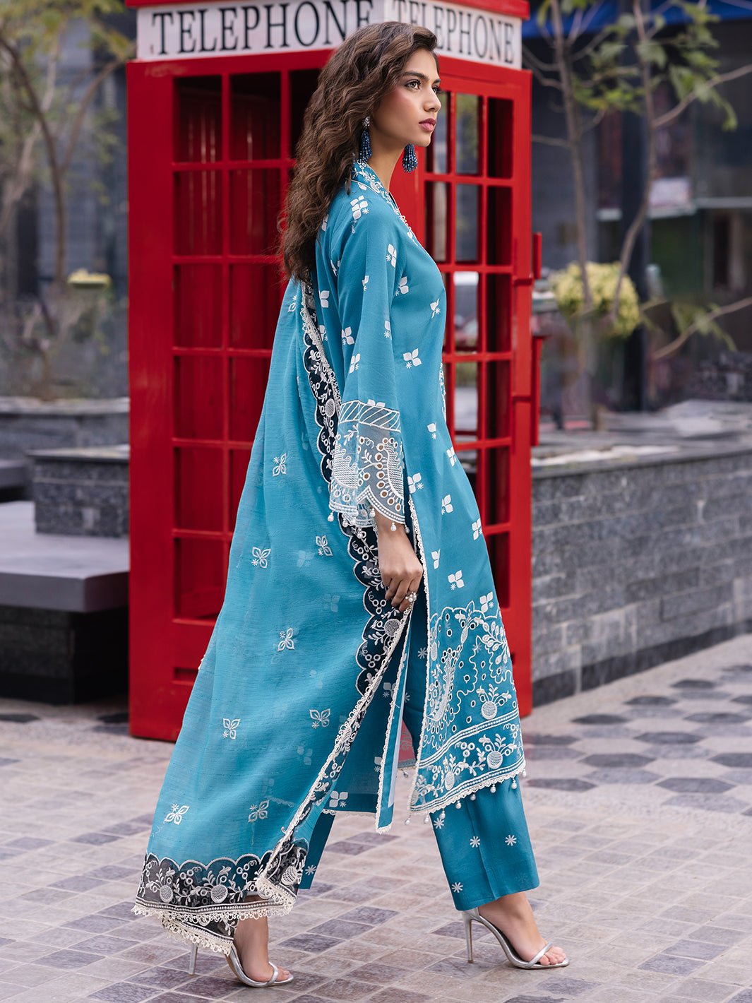 Mahnur | Broadway Luxury Lawn 25 | Scarlet-Brand:Mahnur-Type:Ladies Clothes-Teal-Lawn-House of Maryam- Buy in UK, USA