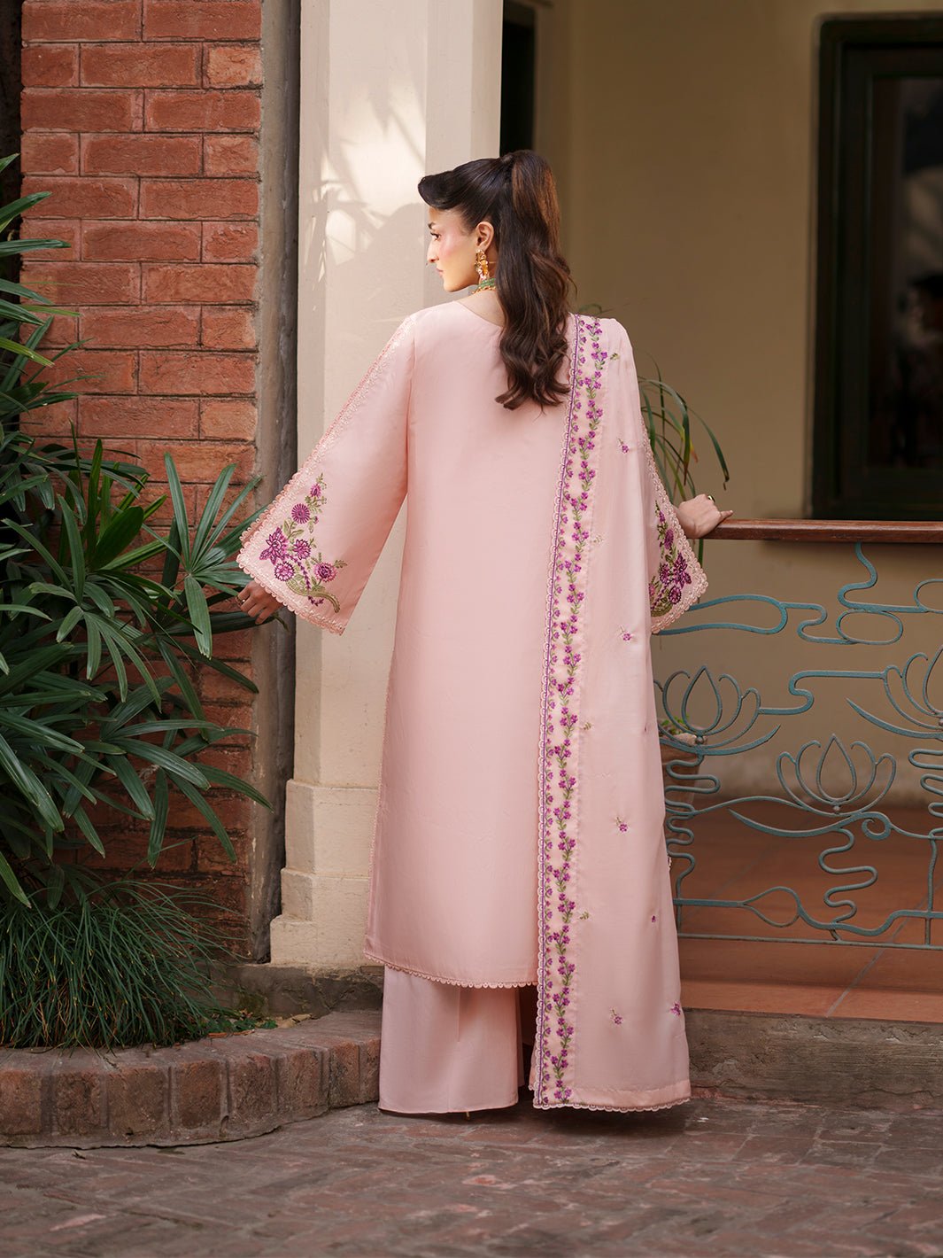 Mahnur | Fiona Lawn 26 | F-01-Brand:Mahnur-Type:Ladies Clothes-Pink-Lawn-House of Maryam- Buy in UK, USA