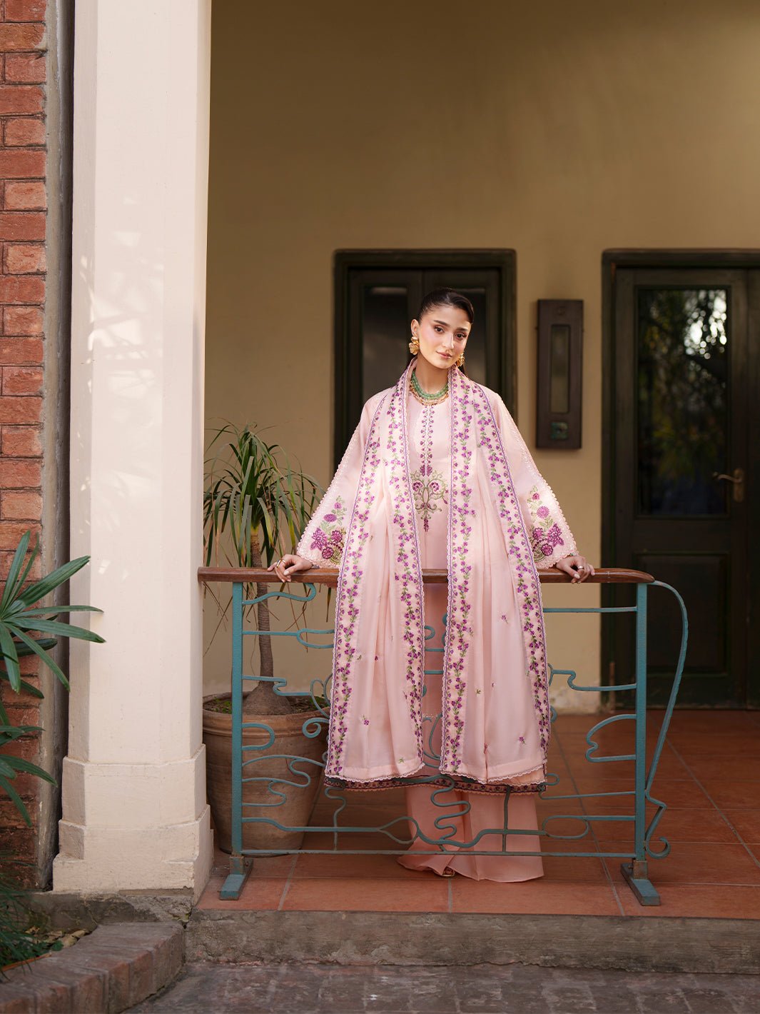Mahnur | Fiona Lawn 26 | F-01-Brand:Mahnur-Type:Ladies Clothes-Pink-Lawn-House of Maryam- Buy in UK, USA