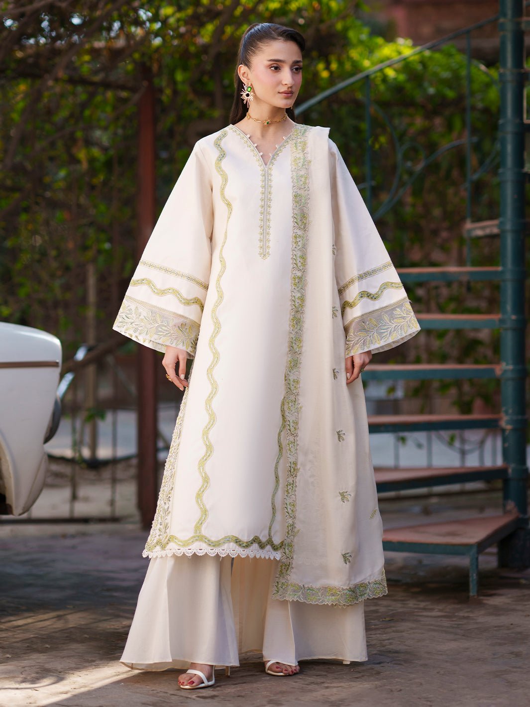 Mahnur | Fiona Lawn 26 | F-03-Brand:Mahnur-Type:Ladies Clothes-Off White-Lawn-House of Maryam- Buy in UK, USA