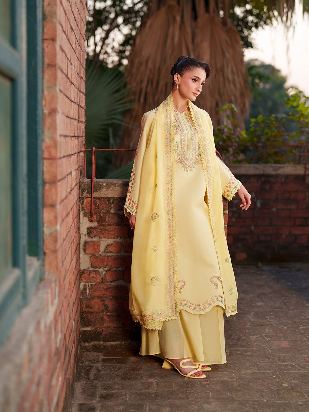 Mahnur | Fiona Lawn 26 | F-05-Brand:Mahnur-Type:Ladies Clothes-Pale Yellow-Lawn-House of Maryam- Buy in UK, USA