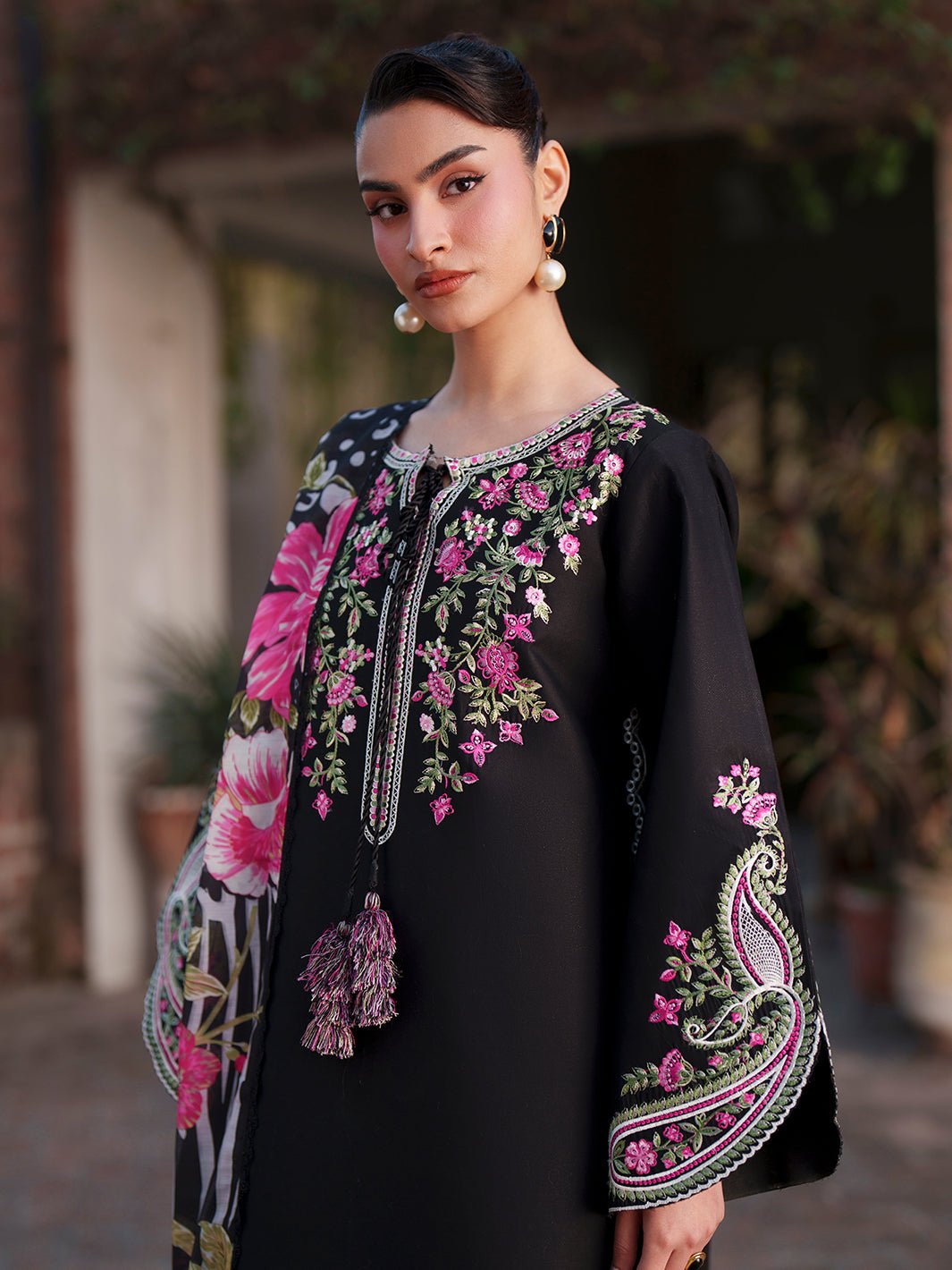 Mahnur | Fiona Lawn 26 | F-09-Brand:Mahnur-Type:Ladies Clothes-Black-Lawn-House of Maryam- Buy in UK, USA