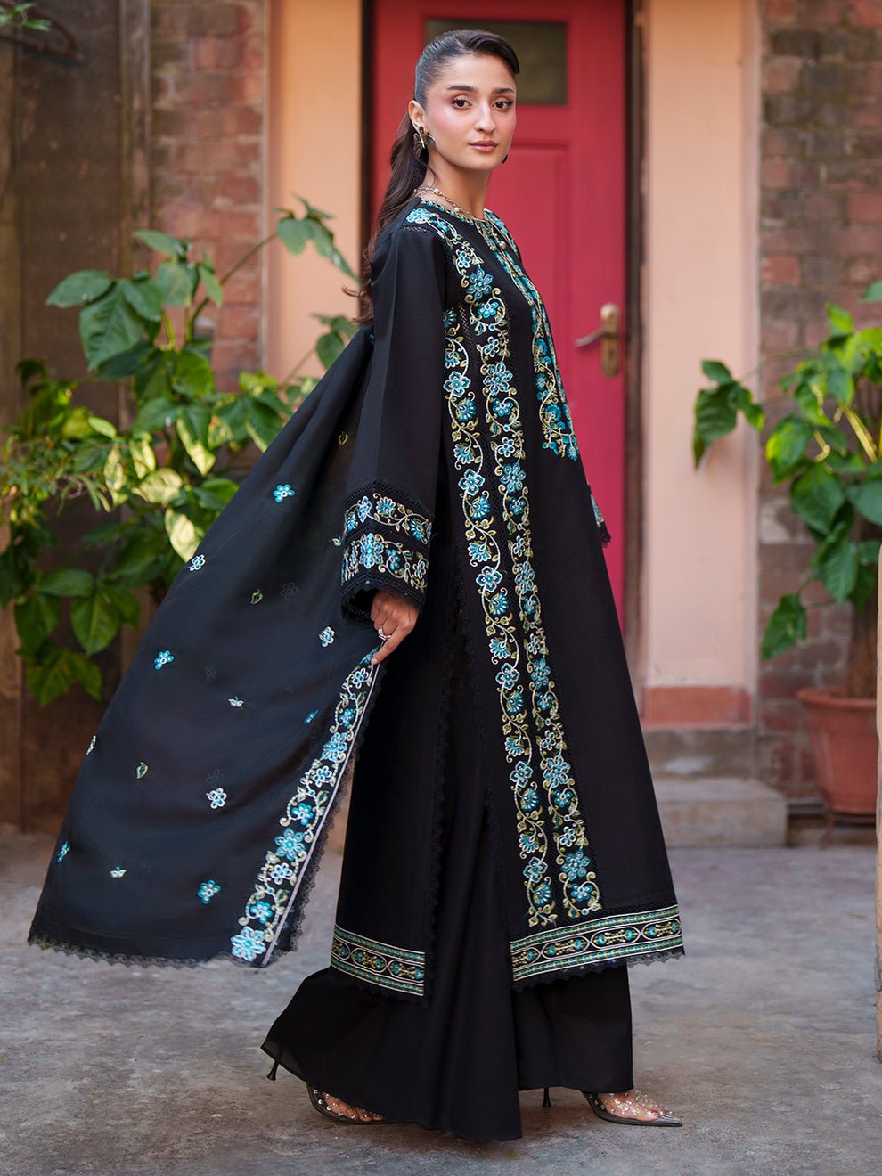 Mahnur | Fiona Lawn 26 | F-11-Brand:Mahnur-Type:Ladies Clothes-Black-Lawn-House of Maryam- Buy in UK, USA
