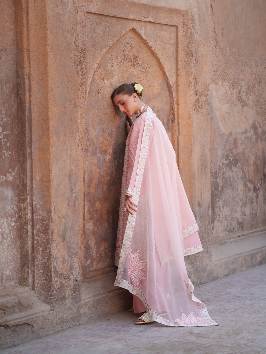 Mahnur | Nilofer Luxury Lawn 26 | NL-01-Brand:Mahnur-Type:Ladies Clothes-Pink-Lawn-House of Maryam- Buy in UK, USA