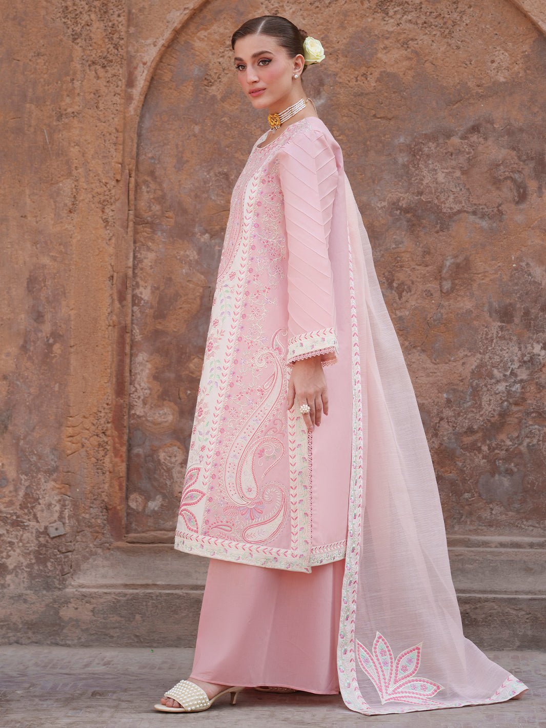 Mahnur | Nilofer Luxury Lawn 26 | NL-01-Brand:Mahnur-Type:Ladies Clothes-Pink-Lawn-House of Maryam- Buy in UK, USA