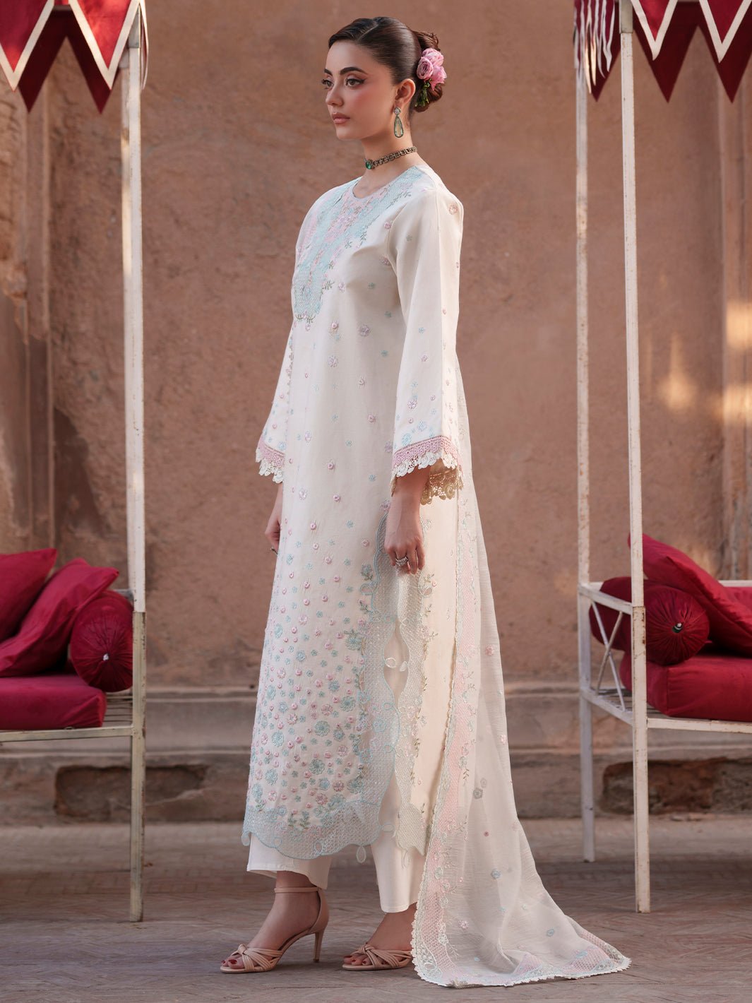 Mahnur | Nilofer Luxury Lawn 26 | NL-02-Brand:Mahnur-Type:Ladies Clothes-Off White-Lawn-House of Maryam- Buy in UK, USA
