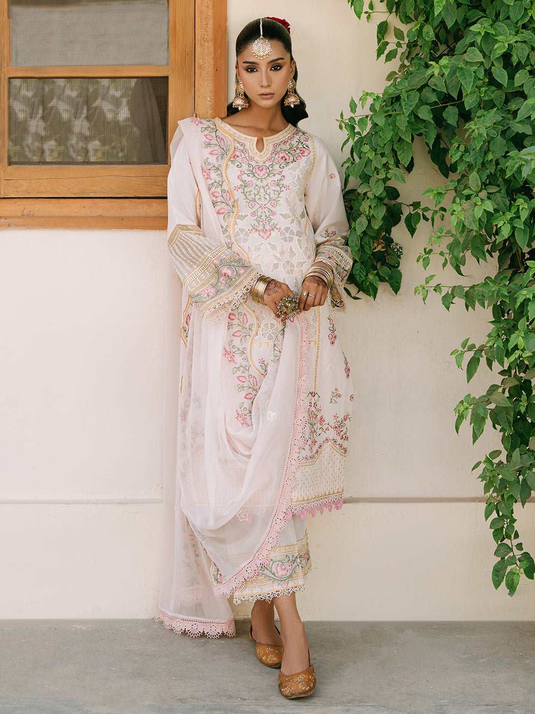 Mahnur | Shanaya Luxury Lawn 25 | Elnaz-Brand:Mahnur-Type:Ladies Clothes-White-Lawn-House of Maryam- Buy in UK, USA