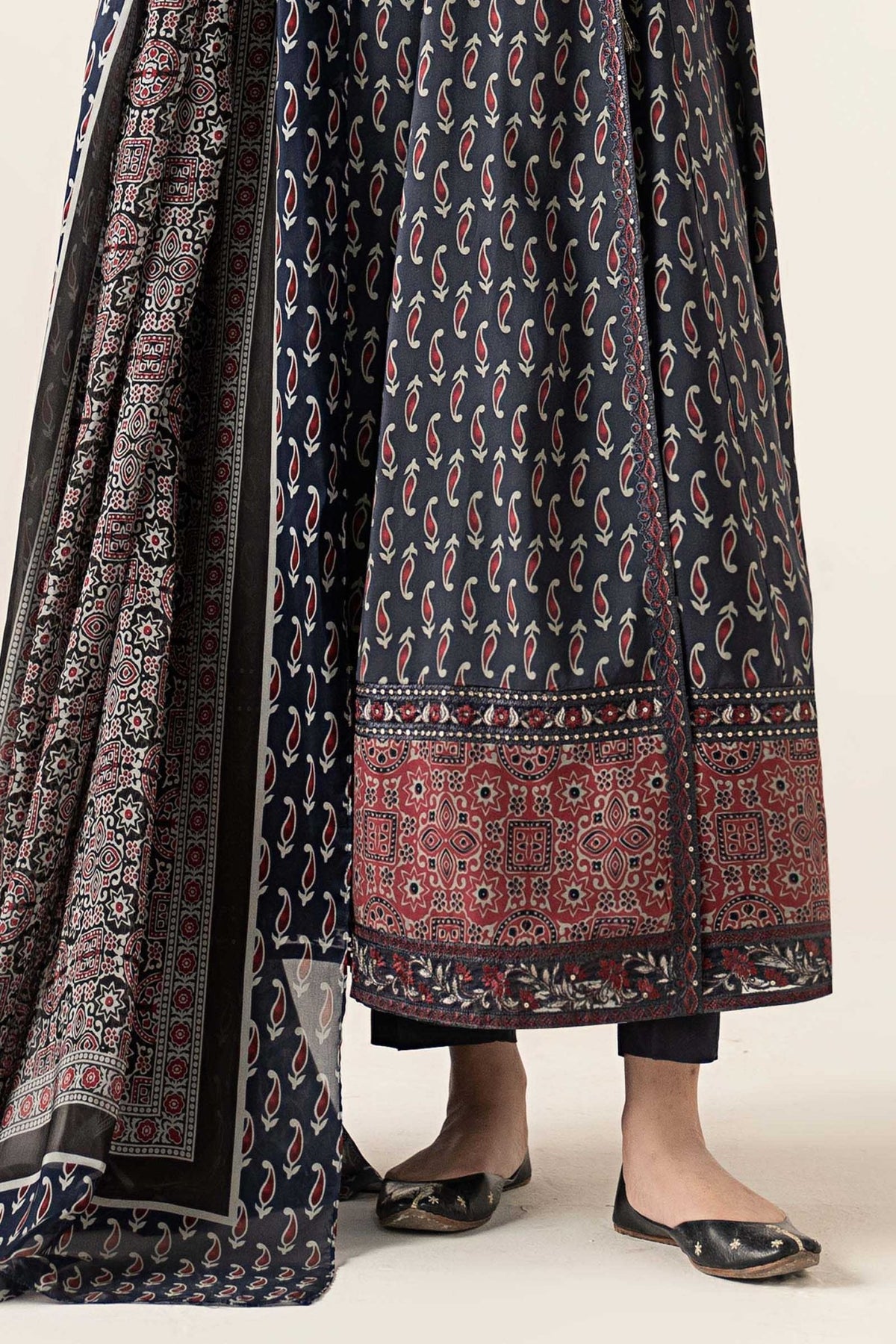 Maria B | Luxury Pret Winter 25 | DW-W25-21-Brand:Maria B-Type:Ladies Clothes-Charcoal Gray-Linen-House of Maryam- Buy in UK, USA