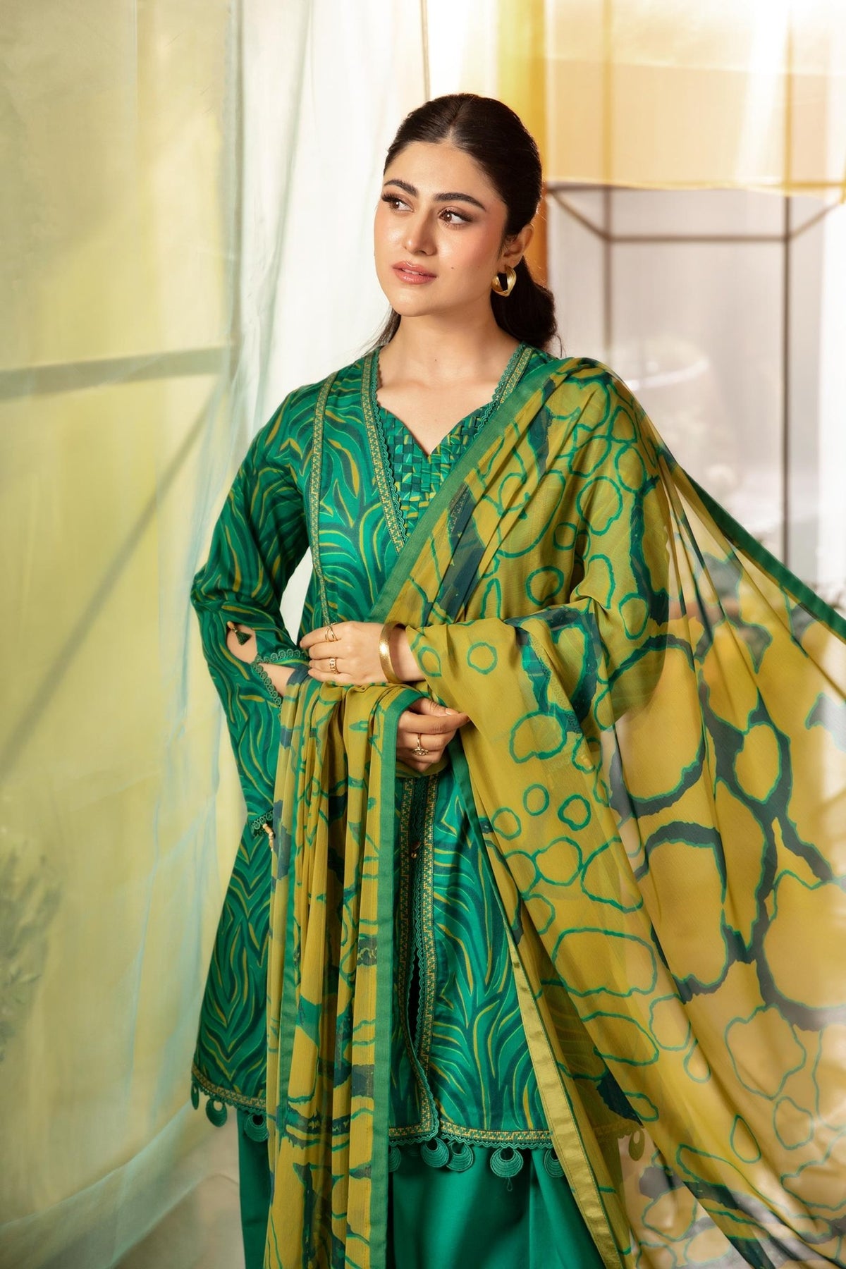 Maria B | M Basic Summer Lawn 25 | MB-CUS25-704A-Brand:Maria B-Type:Ladies Clothes-Emerald Green-Lawn-House of Maryam- Buy in UK, USA