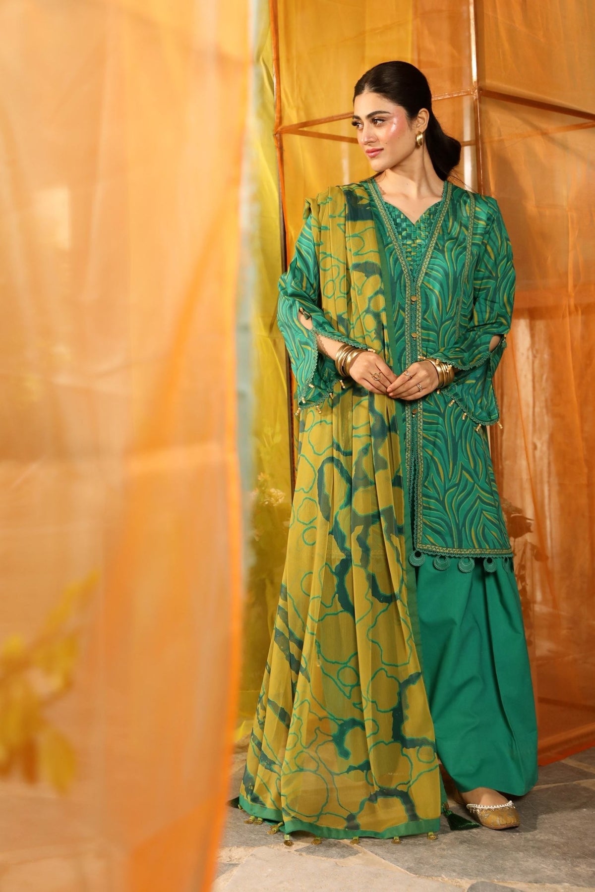 Maria B | M Basic Summer Lawn 25 | MB-CUS25-704A-Brand:Maria B-Type:Ladies Clothes-Emerald Green-Lawn-House of Maryam- Buy in UK, USA