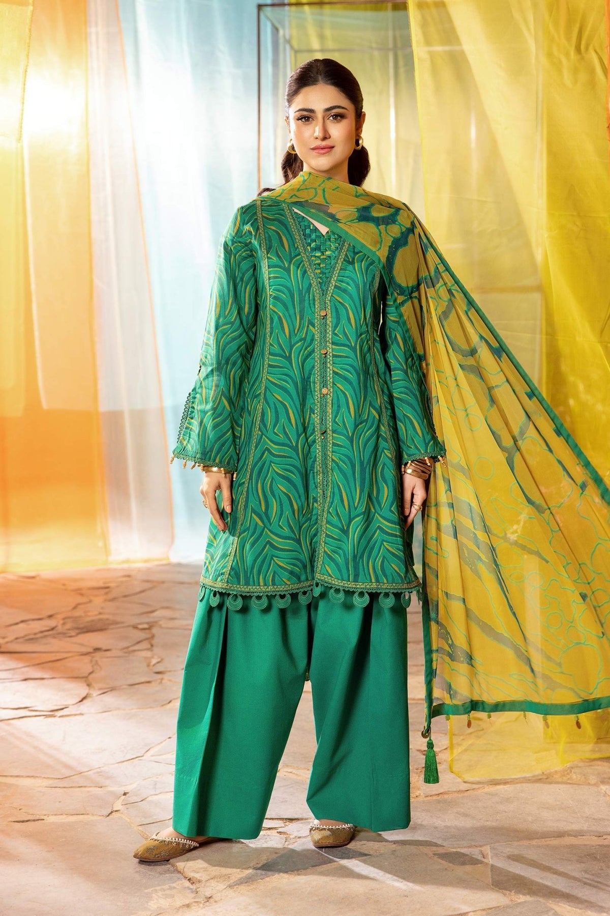 Maria B | M Basic Summer Lawn 25 | MB-CUS25-704A-Brand:Maria B-Type:Ladies Clothes-Emerald Green-Lawn-House of Maryam- Buy in UK, USA