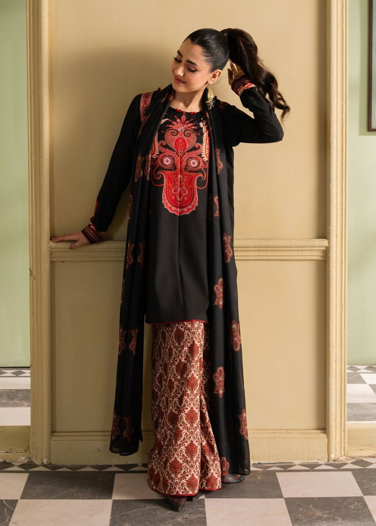 Maria Osama Khan | Retro 26 | Fiora-Brand:Maria Osama Khan-Type:Ladies Clothes-Black-Grip-House of Maryam- Buy in UK, USA