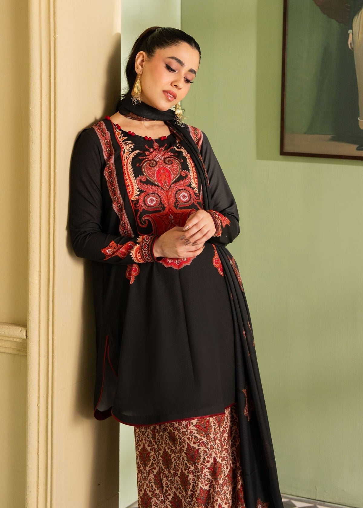 Maria Osama Khan | Retro 26 | Fiora-Brand:Maria Osama Khan-Type:Ladies Clothes-Black-Grip-House of Maryam- Buy in UK, USA