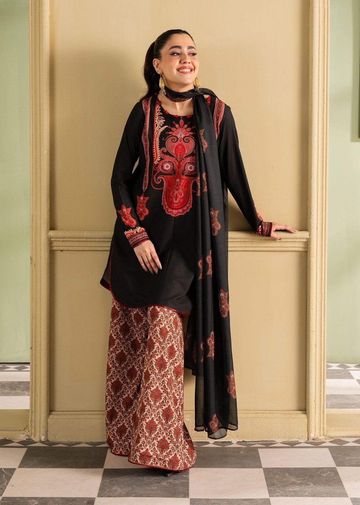 Maria Osama Khan | Retro 26 | Fiora-Brand:Maria Osama Khan-Type:Ladies Clothes-Black-Grip-House of Maryam- Buy in UK, USA