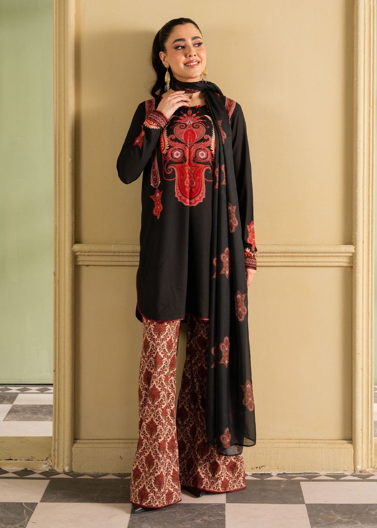 Maria Osama Khan | Retro 26 | Fiora-Brand:Maria Osama Khan-Type:Ladies Clothes-Black-Grip-House of Maryam- Buy in UK, USA