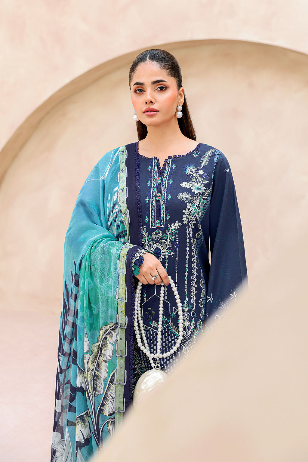 Ramsha | Mashaal Luxury Lawn | L-1501, image 5